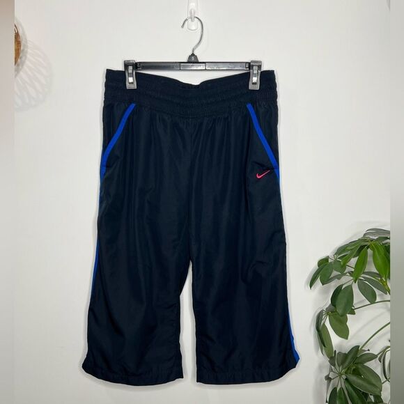 Nike Capri - Picture 1 of 5
